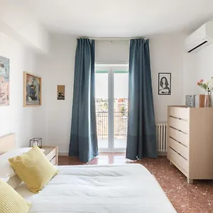 Amoretti Apartment, 6 Persone, 3 Camere, 2 Bagni, Balcone, Wi-fi, Metro B Monti Tiburtini Appartamento
