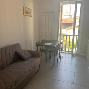 https://luminoso-e-ampio-bilocale.it-lombardy.com